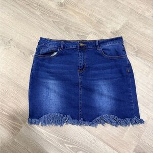 Chic Frayed Hem Denim Mini Skirt